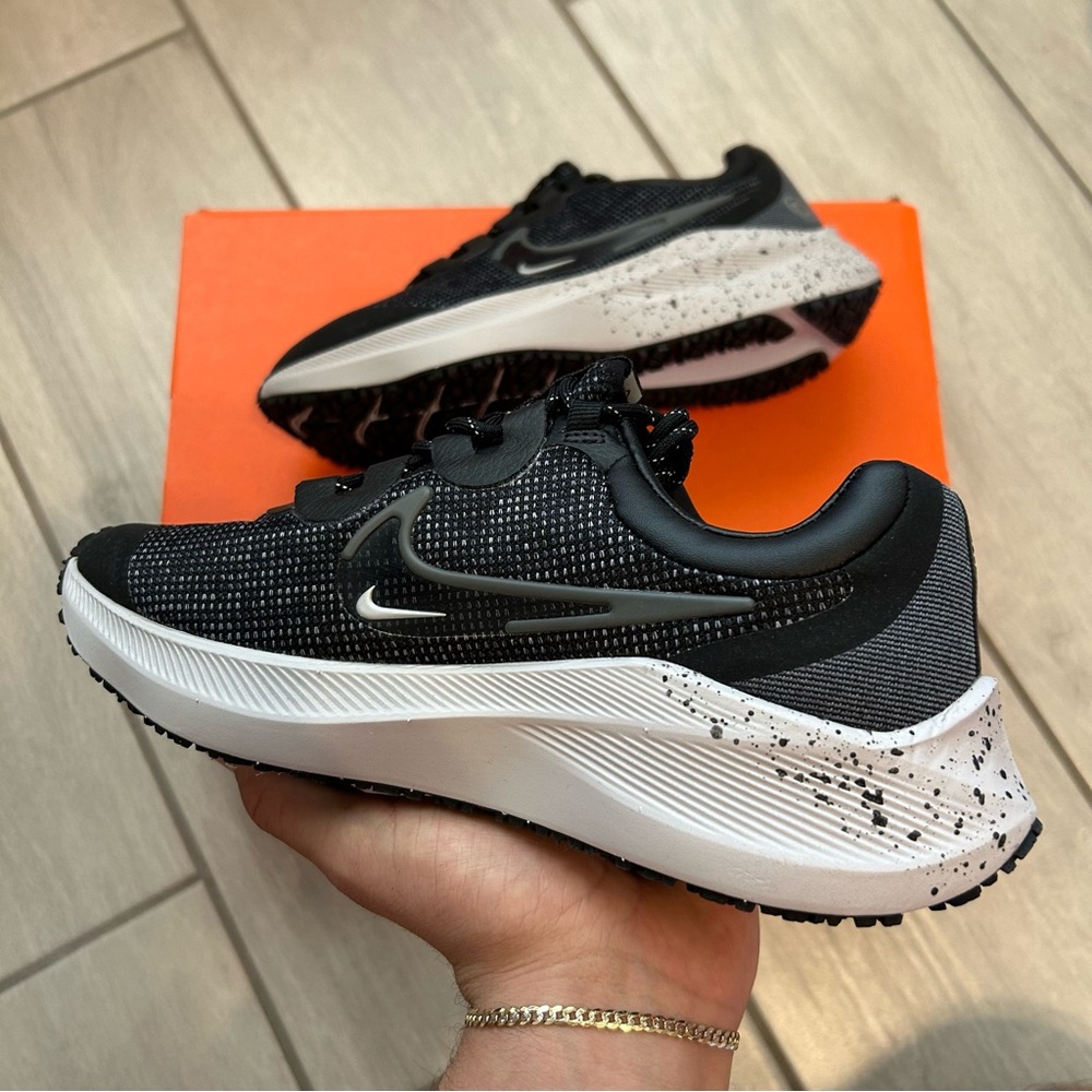 NIKE ZOOM WINFLO 8 BLACK/IRON GREY Size 6W - Picture 4 of 5